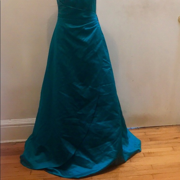 David’s Bridal Gown - Picture 3 of 8